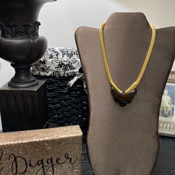 Signed 1977 Givenchy Paris New York Necklace! - Picture 1 of 6